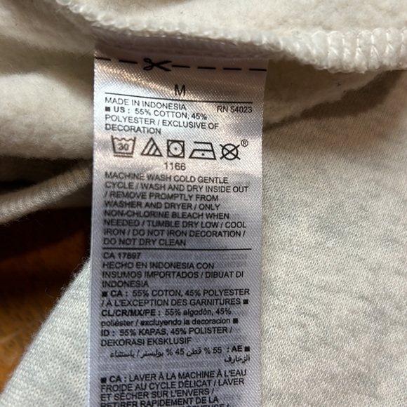 Super cute ON sweatshirt 💙 - Picture 6 of 6